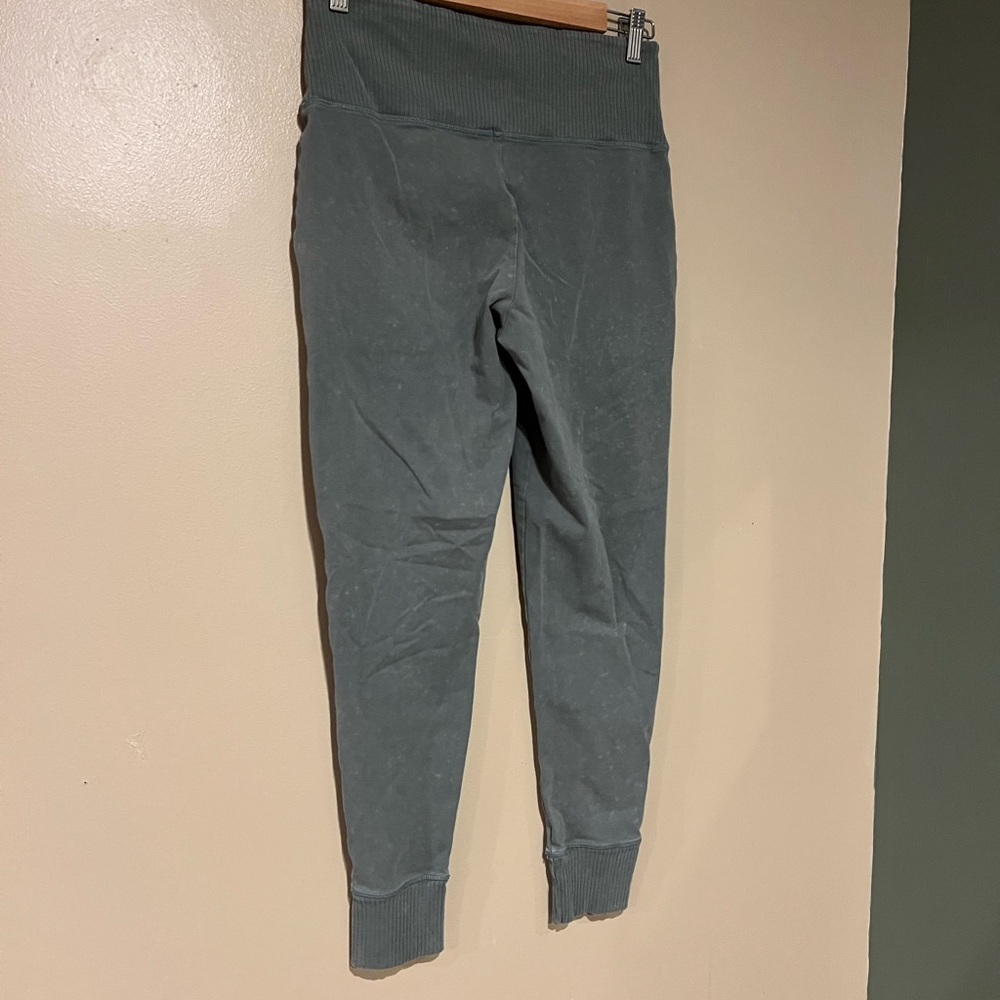 Aerie Women's Size Large Ribbed Green Wash Joggers Athleisure Gym Yoga - Picture 4 of 6
